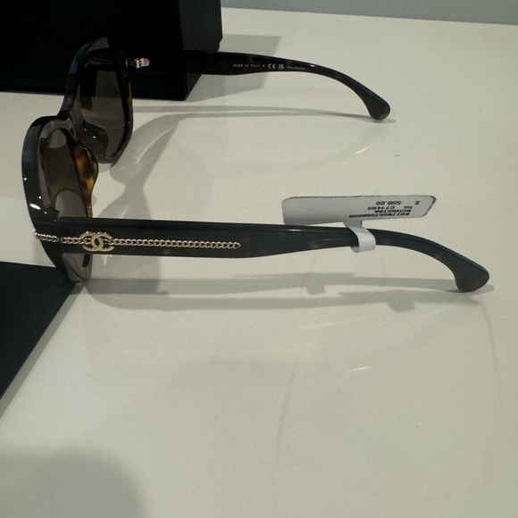 Chanel butterfly sunglasses, CURRENT collection, BNIB w/full inclusion and tag - Picture 6 of 9